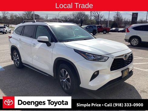 Used 2020 Toyota Highlander XLE image 1