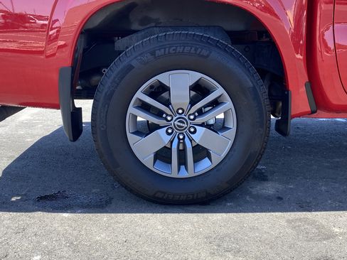 Used 2025 Nissan Frontier SV RWD image 9