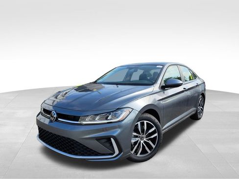 New 2025 Volkswagen Jetta SE image 3