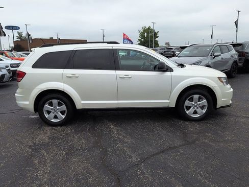 Used 2016 Dodge Journey SE w/ Flexible Seating Group FWD image 2