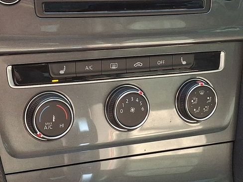 Used 2017 Volkswagen Golf Alltrack SE image 11