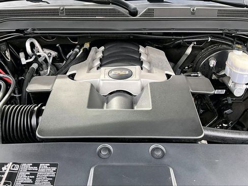 Used 2020 Cadillac Escalade Luxury w/ Escalade Sport Edition image 32