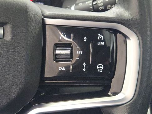 Used 2023 Land Rover Discovery Sport S image 38