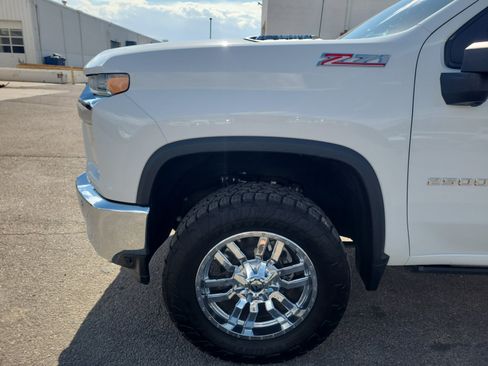 Used 2022 Chevrolet Silverado 2500 LTZ AWD/4WD image 10