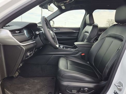 New 2026 Jeep Grand Cherokee L Limited image 11