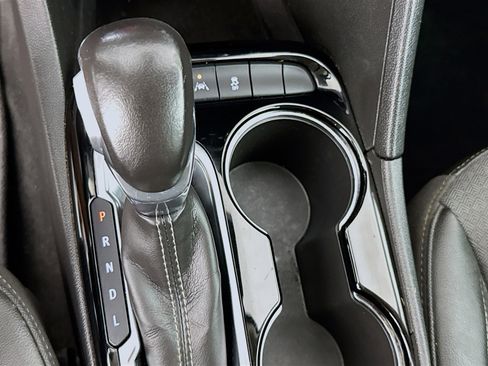 Used 2024 Buick Encore GX Preferred FWD image 19