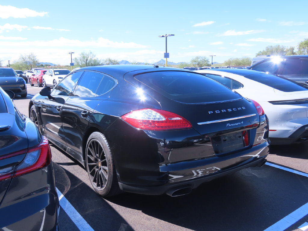 Used 2013 Porsche Panamera RWD image 3