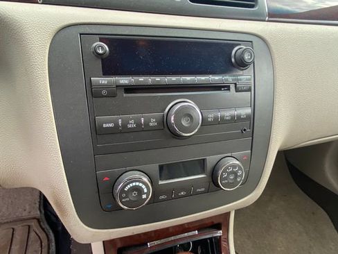 Used 2009 Buick Lucerne CXL image 7