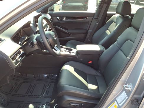 Certified 2025 Honda Civic Sport Touring image 4