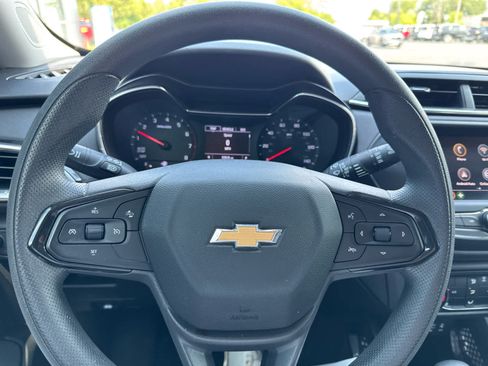 Used 2023 Chevrolet TrailBlazer LT FWD image 20