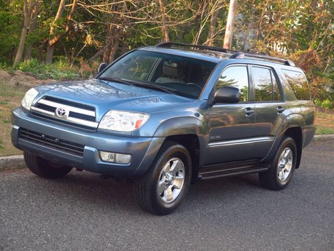 Used 2005 Toyota 4Runner SR5 AWD/4WD image 23