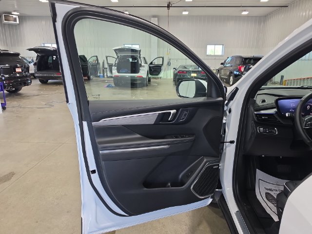 Used 2026 Buick Enclave Preferred AWD/4WD image 24