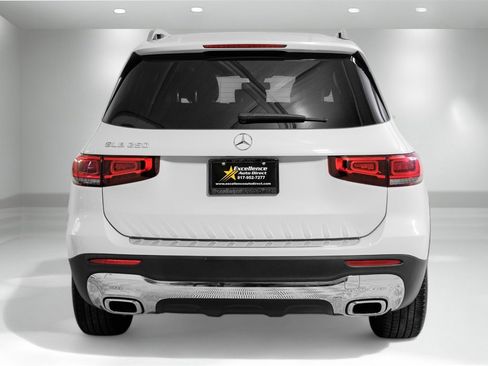 Used 2020 Mercedes-Benz GLB 250 w/ Premium Package image 10