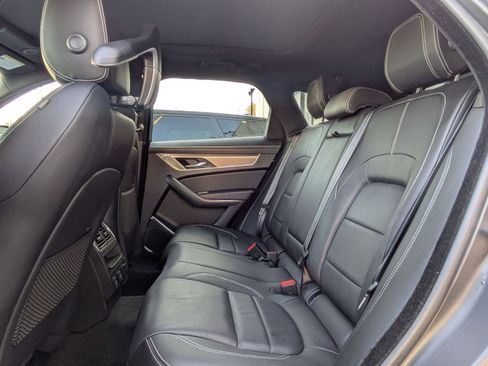 Used 2024 Jaguar F-PACE R-Dynamic S image 15