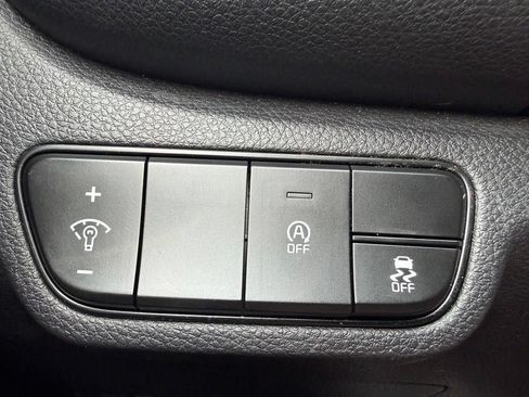 Used 2024 Kia Seltos S FWD image 19