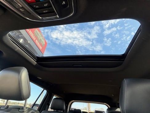 Used 2023 Jeep Grand Cherokee L Laredo image 23