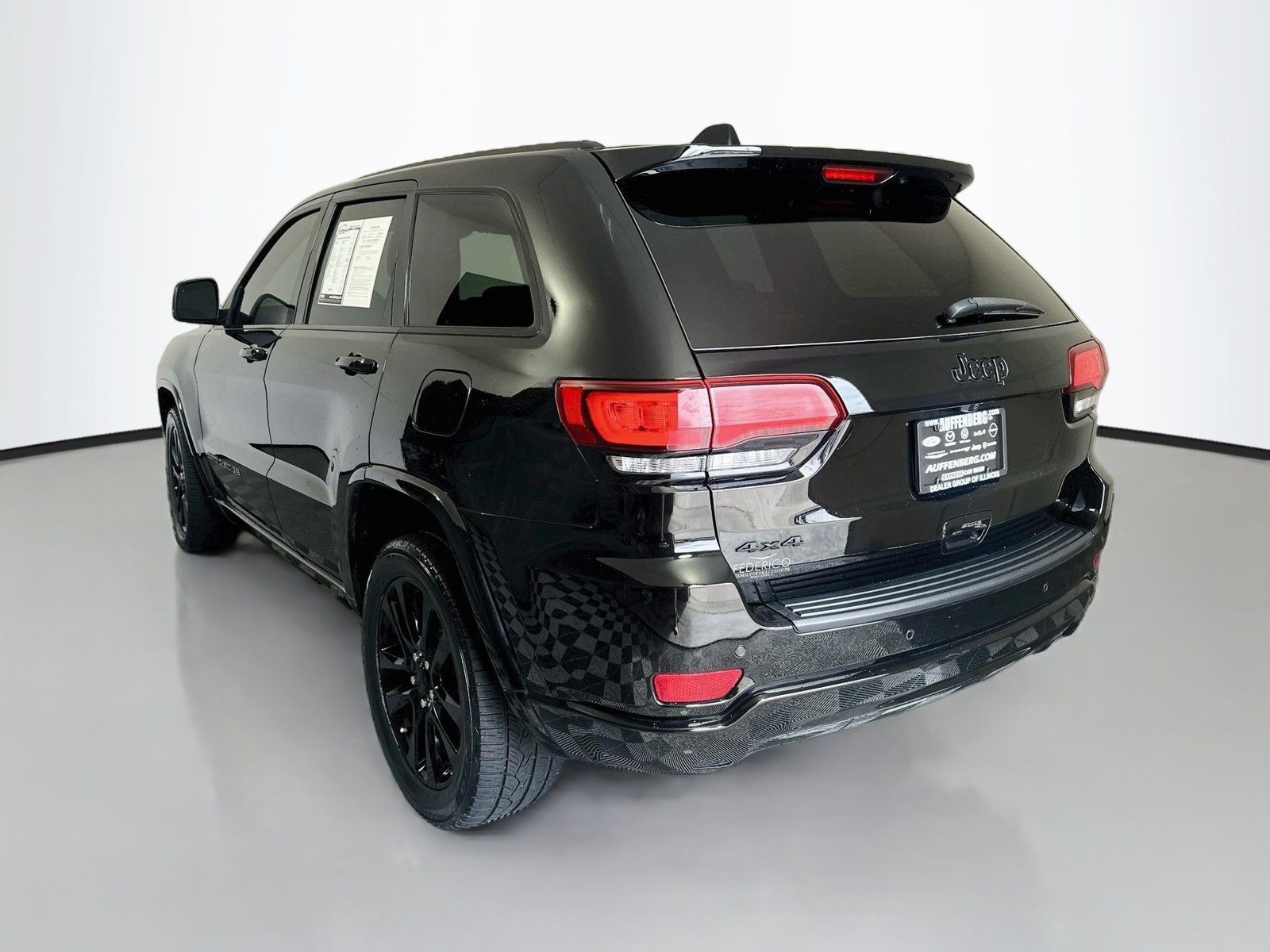 Used 2019 Jeep Grand Cherokee Altitude AWD/4WD image 5