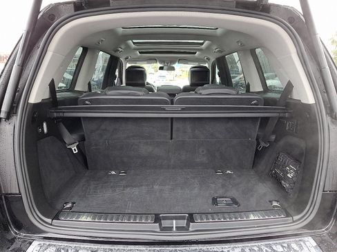 Used 2014 Mercedes-Benz GL 550 4MATIC image 28