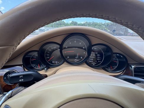 Used 2012 Porsche Panamera 4 image 7