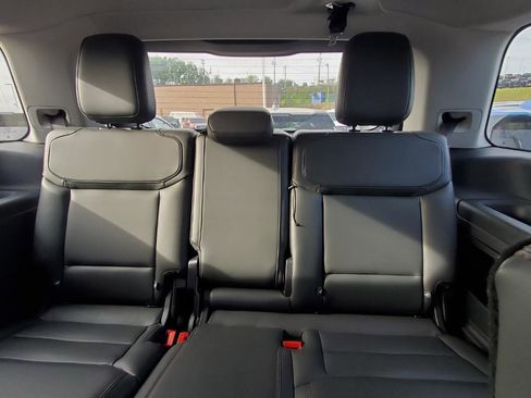 Used 2025 Ford Expedition Active image 7