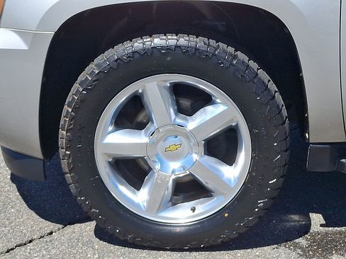 Used 2009 Chevrolet Avalanche LTZ AWD/4WD image 8