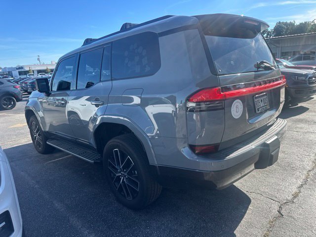 Used 2024 Lexus GX 550 w/ Cold Area Package AWD/4WD image 2