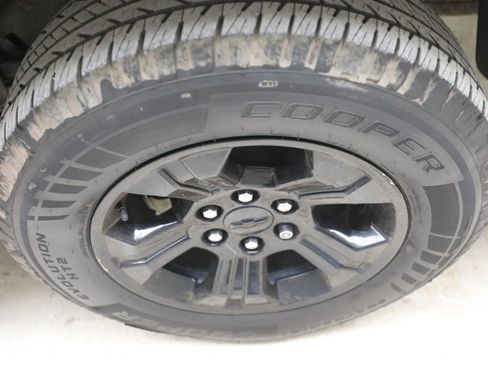 Used 2019 Chevrolet Suburban LT AWD/4WD image 37