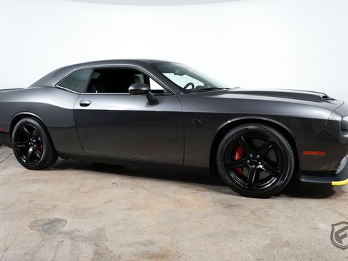 Used 2022 Dodge Challenger SRT Hellcat w/ Plus Package image 1