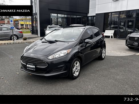 Used 2014 Ford Fiesta SE image 1
