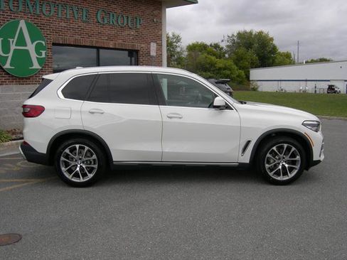 Used 2019 BMW X5 xDrive40i w/ Convenience Package image 3