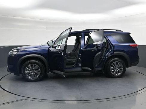 Used 2025 Nissan Pathfinder SV FWD image 42
