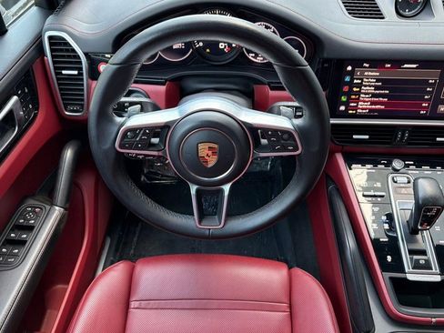 Used 2023 Porsche Cayenne Platinum Edition AWD/4WD image 15