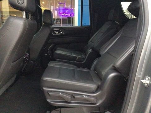 Used 2021 Chevrolet Suburban Z71 AWD/4WD image 16