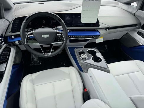 Certified 2025 Cadillac Optiq Luxury 1 AWD/4WD image 2