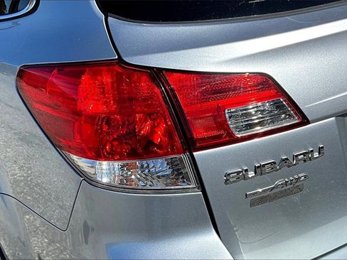 Used 2013 Subaru Outback 2.5i Limited w/ Moonroof Pkg image 26