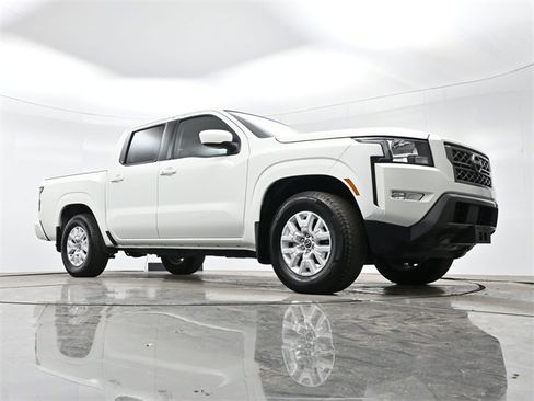 Used 2024 Nissan Frontier SV w/ SV Convenience Package image 21