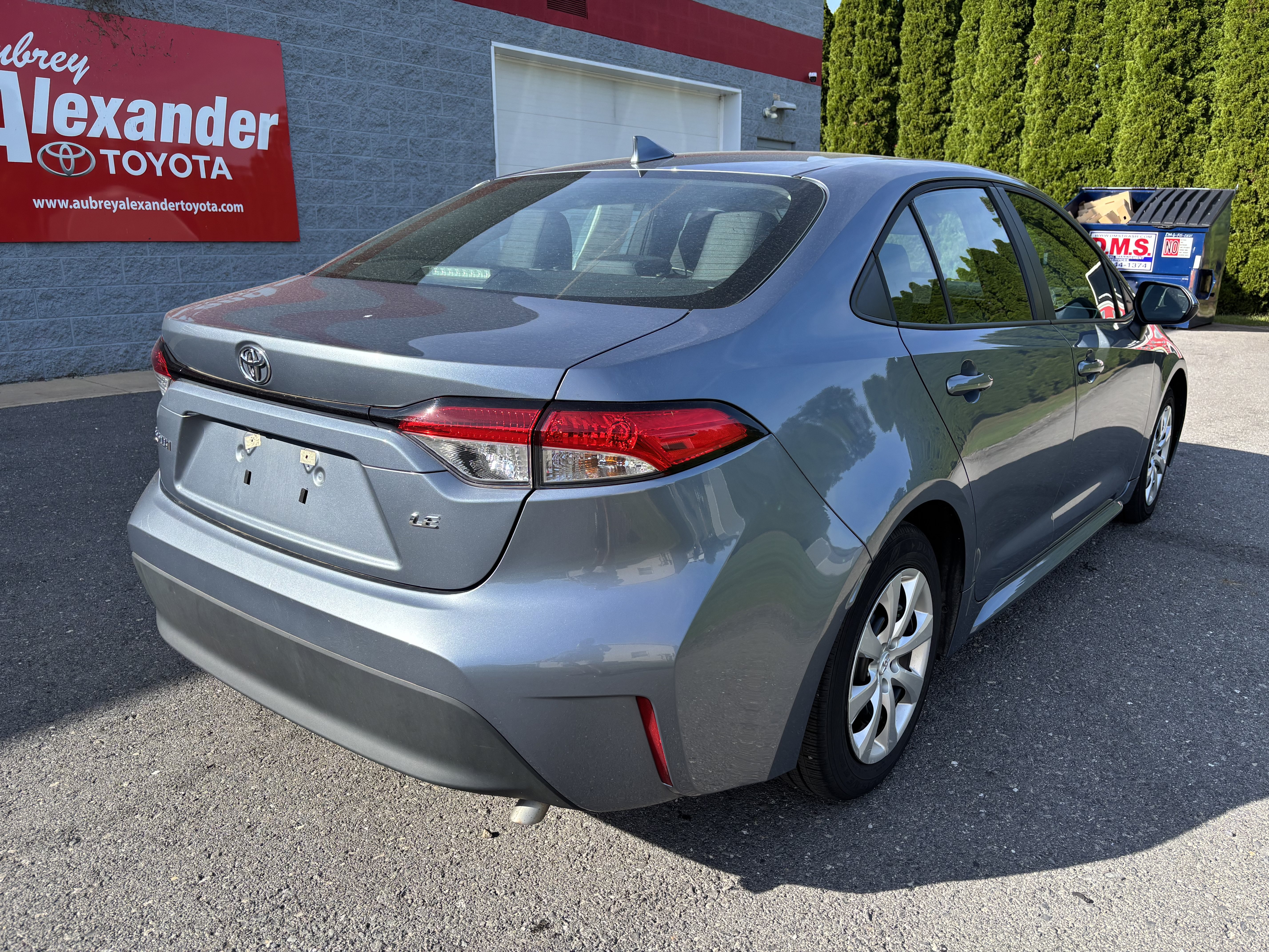 Used 2025 Toyota Corolla LE FWD image 3