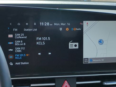 Used 2025 Hyundai Elantra Limited image 22