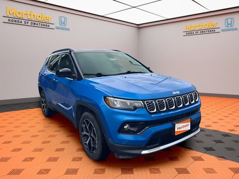 Used 2025 Jeep Compass Limited AWD/4WD image 7