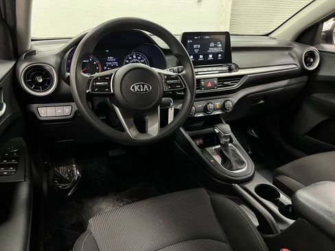 Used 2021 Kia Forte LXS image 9