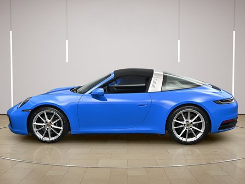 Certified 2022 Porsche 911 Targa 4S AWD/4WD image 2