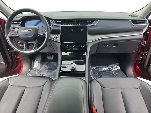 Certified 2023 Jeep Grand Cherokee Limited w/ Black Appearance Package AWD/4WD image 9
