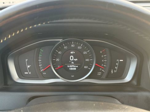 Used 2017 Volvo XC60 T5 Inscription image 32