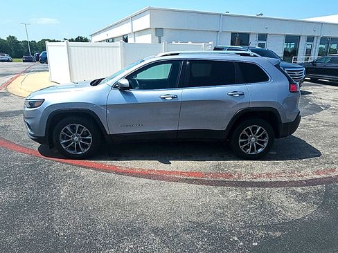 Used 2020 Jeep Cherokee Latitude Plus FWD image 3
