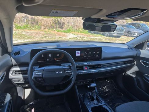 Used 2025 Kia K4 LXS image 35