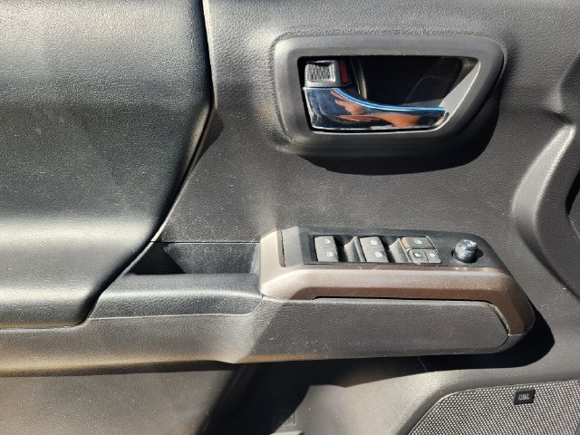 Used 2022 Toyota Tacoma Limited RWD image 23