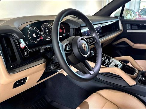 New 2026 Porsche Cayenne AWD/4WD image 4
