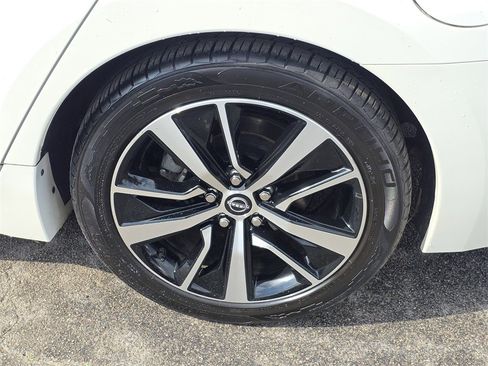 Used 2023 Nissan Maxima SV w/ Floor Mat Group image 8