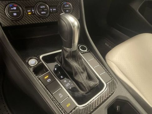 Used 2019 Volkswagen Jetta R-Line w/ R-Line Cold Weather Package FWD image 19