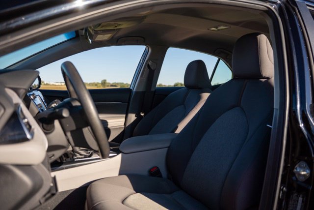 Used 2018 Toyota Camry LE FWD image 14